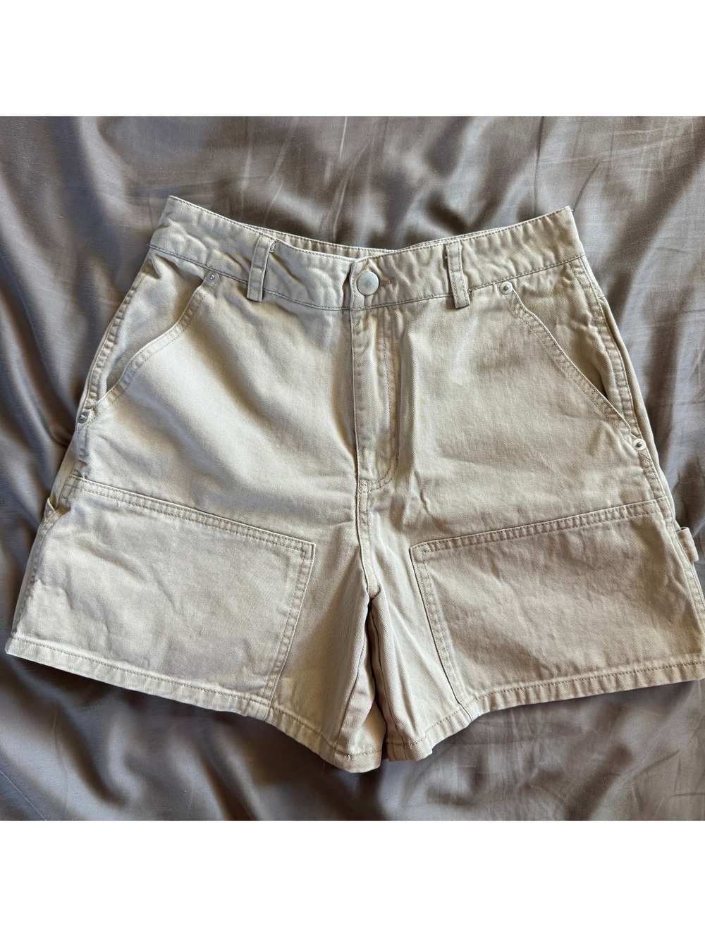 Beige Forever 21 Utility Shorts sz. Small